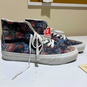 NWT Vans Sk8-Hi Tapered Moody Floral Grey/White